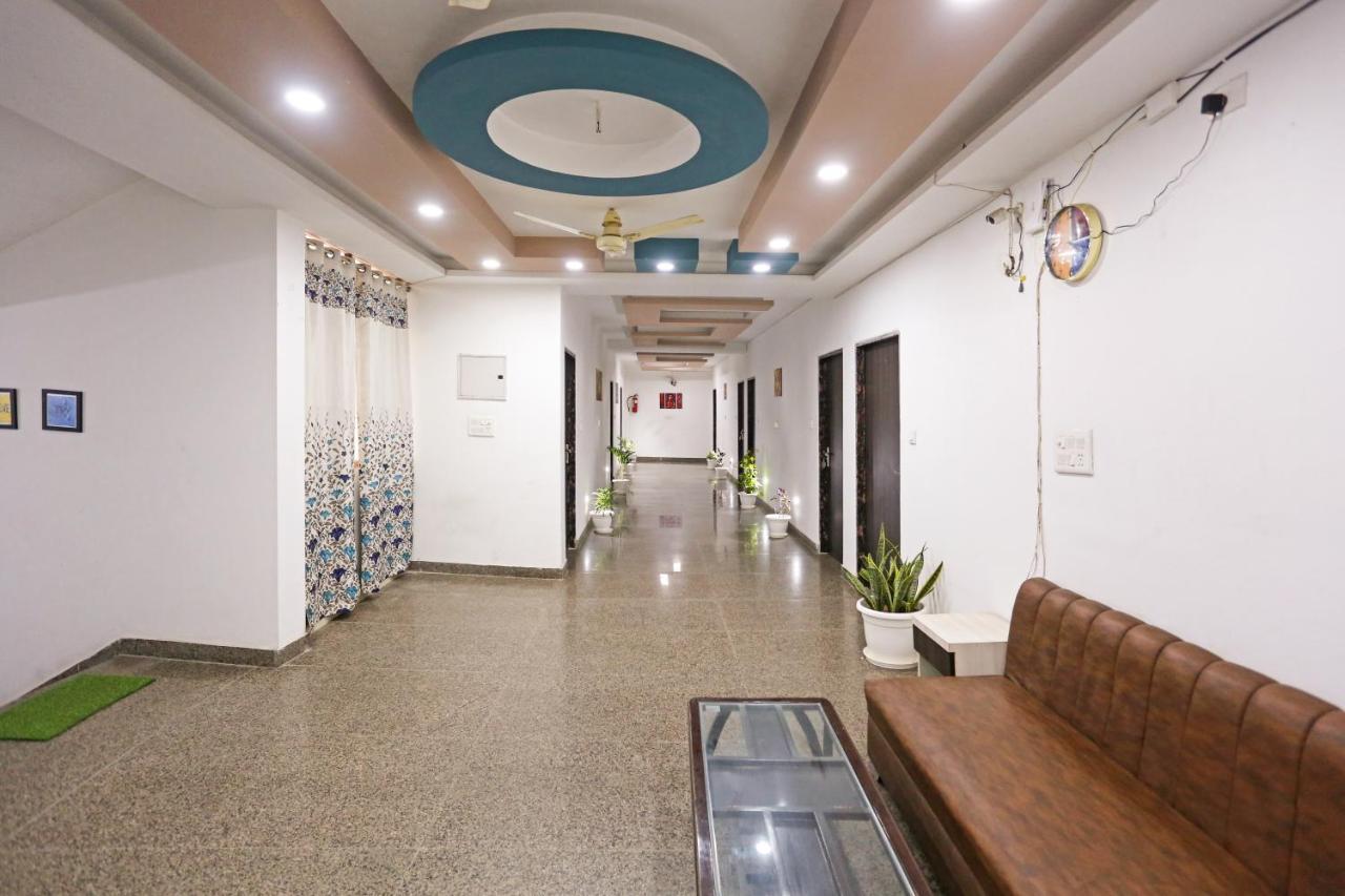 Aero Home Stay- Bed & Breakfast New Delhi Exterior foto