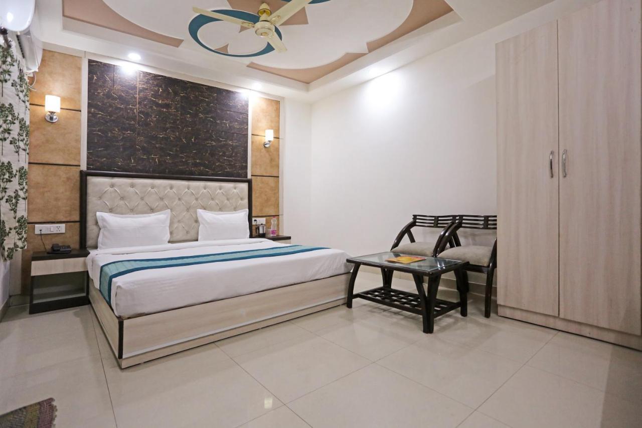 Aero Home Stay- Bed & Breakfast New Delhi Exterior foto