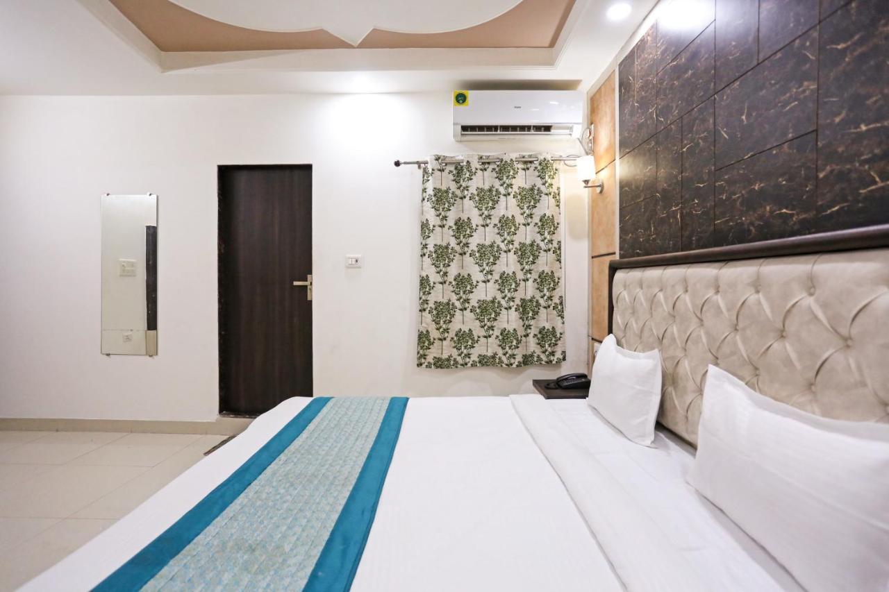 Aero Home Stay- Bed & Breakfast New Delhi Exterior foto